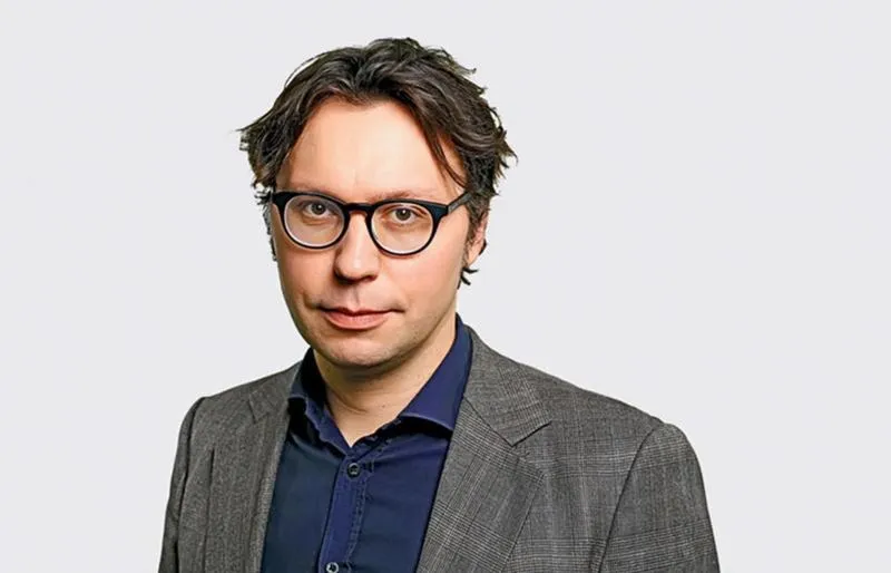 Czy nauczyciel historii może uczyć WOS? Odkryj przepisy i wymagania!