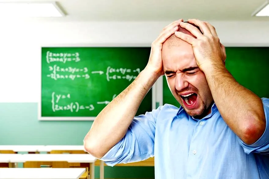 Krzyk nauczyciela a prawa ucznia – co powinieneś wiedzieć?