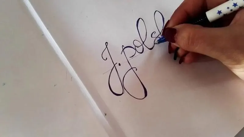 Skuteczne sposoby na podpisywanie zeszytów do szkoły, by uniknąć zgubienia materiałów