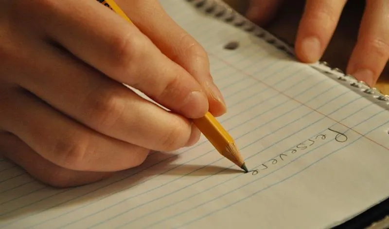 Skuteczne techniki pisania w zeszycie dla dzieci w zaledwie 3 linie