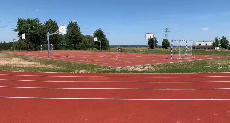 Wymiary bieżni szkolnej